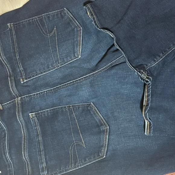 American Eagle Women's High-Rise Super Stretch Flare Denim Jeans 16 Long - Picture 6 of 7